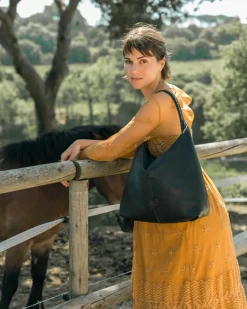 Fashion BIBA Leather Shoulder Bag Leary Black