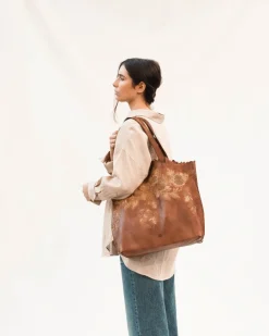 Clearance BIBA Leather Shoulder Bag Betsy Tan